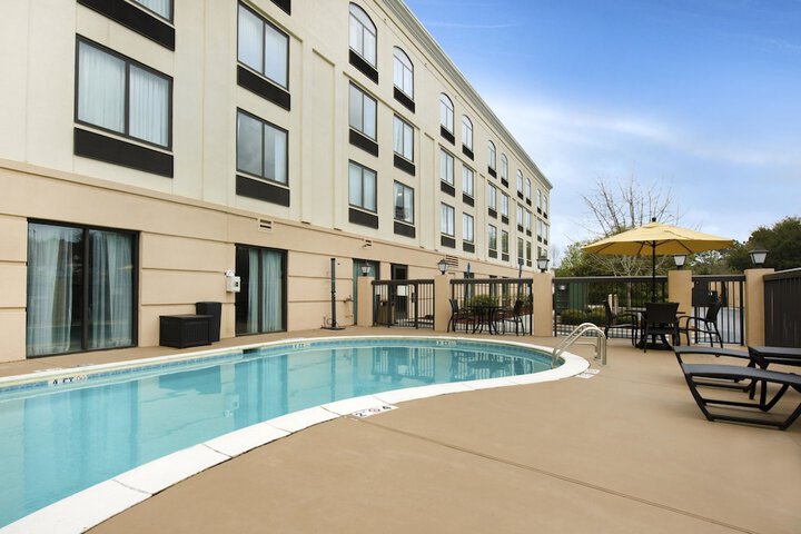 Pool 5 of 37