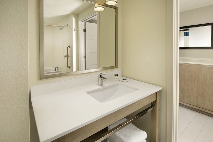Room 15 of 38