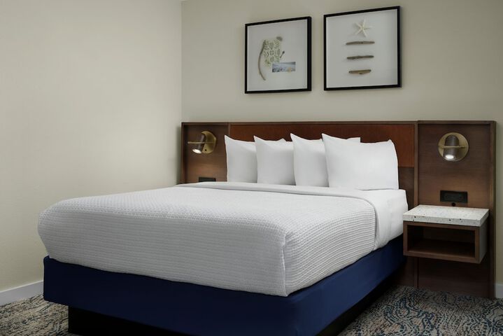 Starfish Manor Oceanfront Hotel
