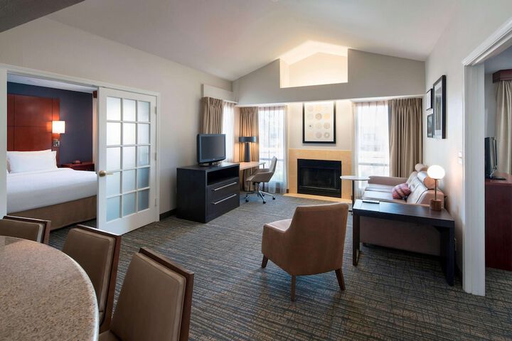 Room 12 of 27