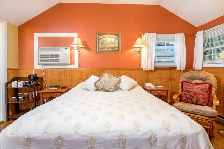 Room 102 of 156