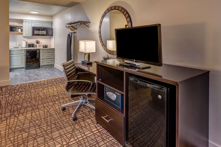 Room 8 of 11