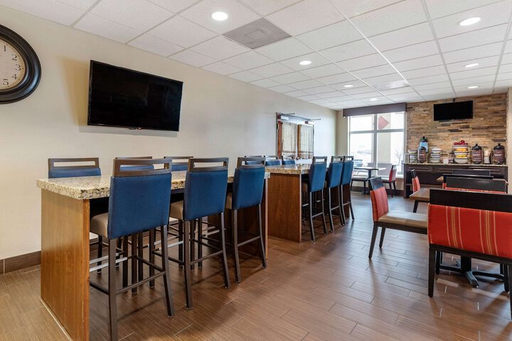 Comfort Inn & Suites Lakeside
