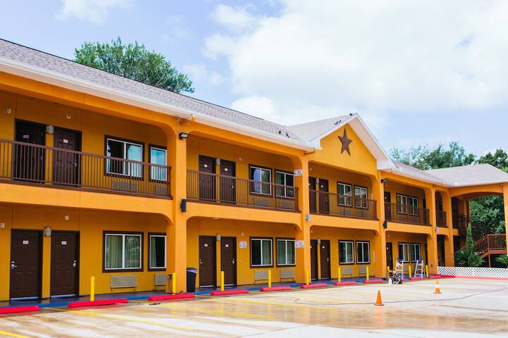 Hotel 5 of 38
