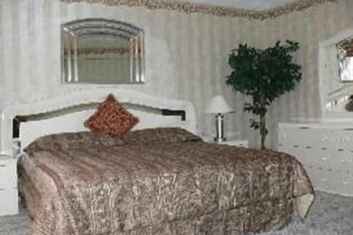 Room 14 of 14