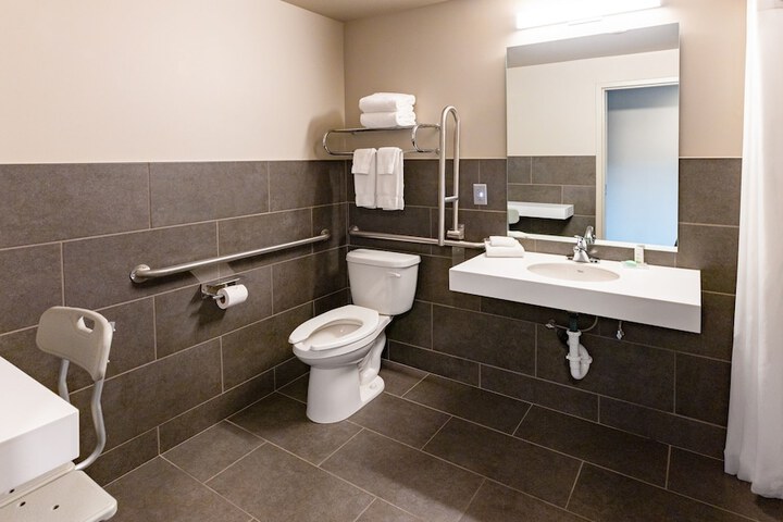 Room 15 of 80
