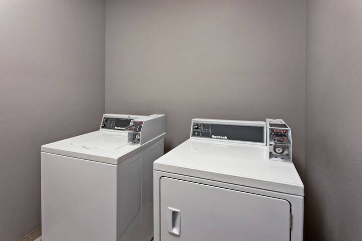 Holiday Inn Express & Suites Anaheim Resort Area by IHG