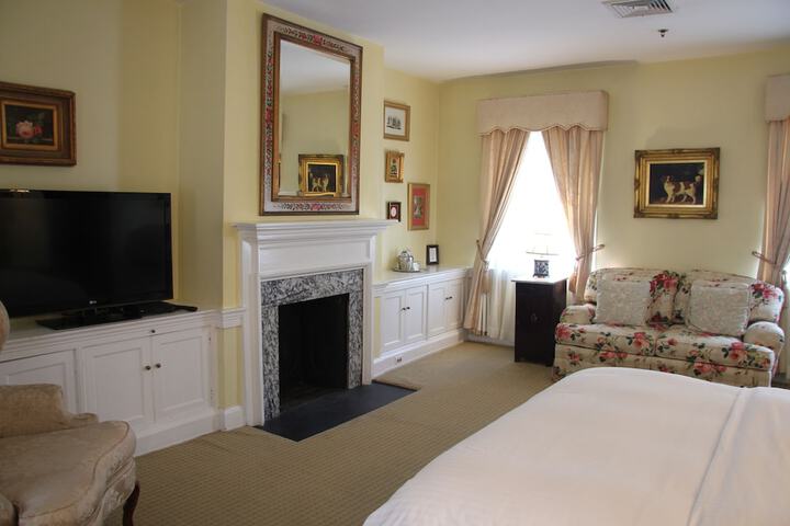 Room 93 of 235