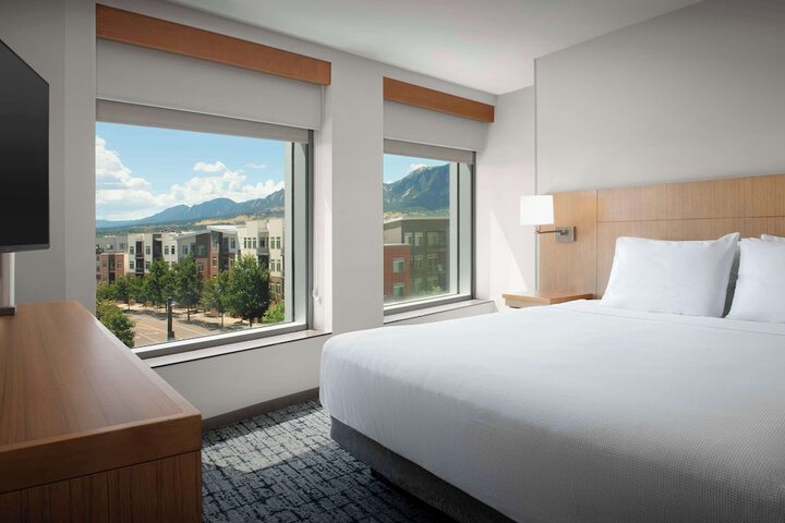 Hyatt Place Boulder / Pearl Street