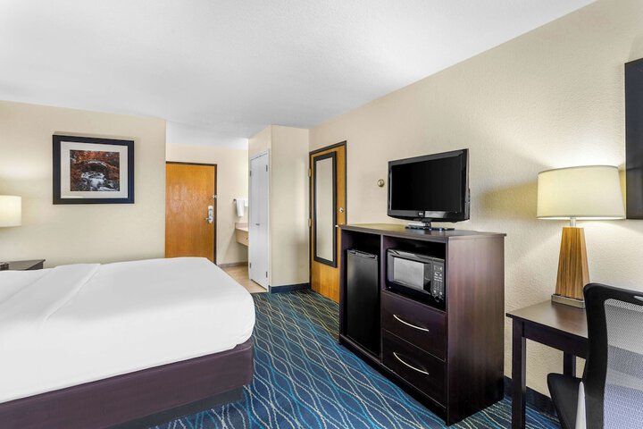 Room 9 of 26