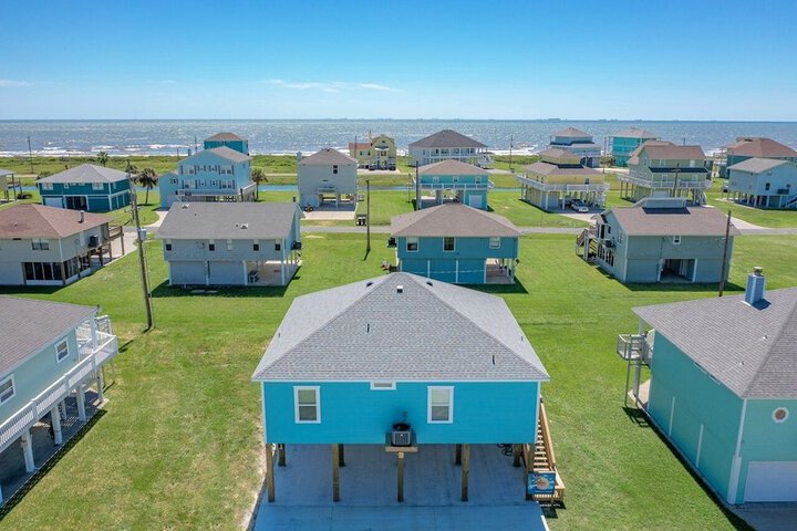 Tideâs Up 3 Bedroom Home by RedAwning