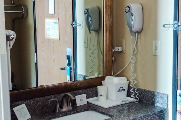 Days Inn by Wyndham Collinsville / St. Louis