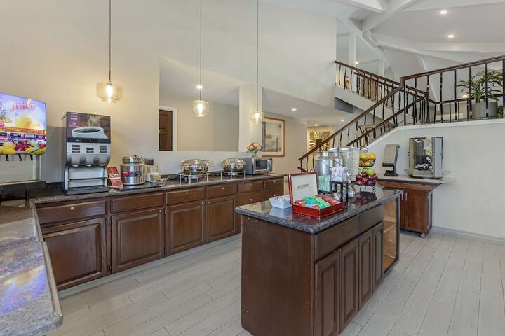 Best Western Plus Executive Inn