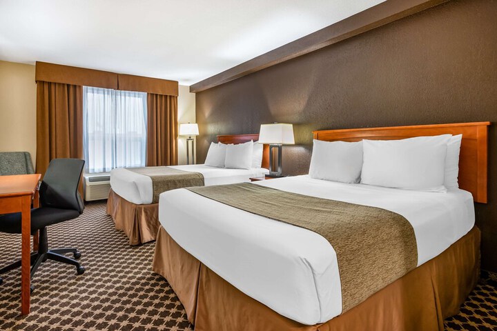 Best Western Strathmore Inn