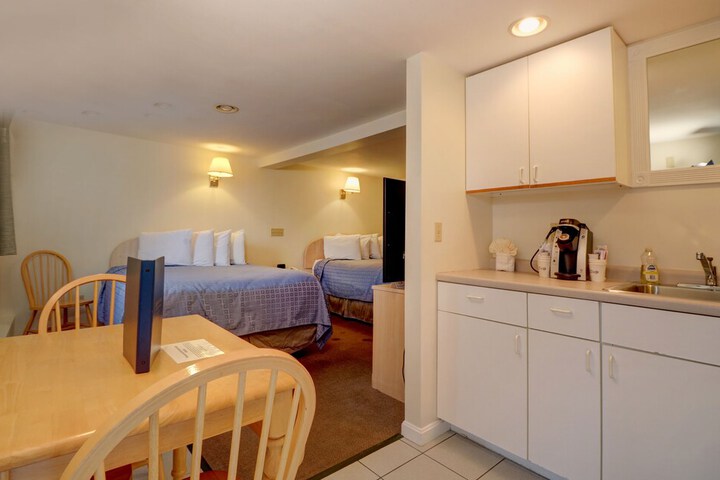 Room 45 of 104