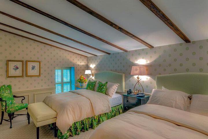 Room 18 of 44