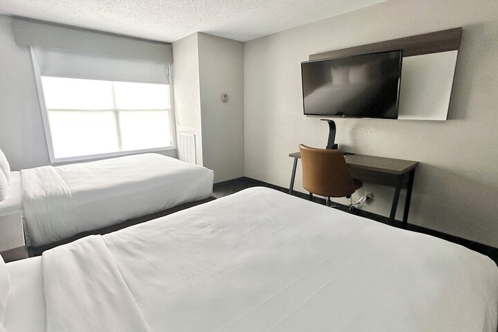Comfort Inn & Suites Calhoun South