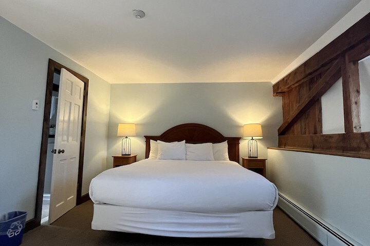 Room 72 of 294