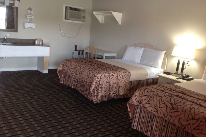 Room 13 of 18