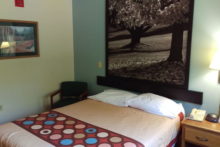 Room 37 of 47
