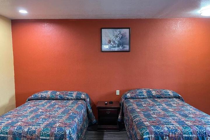 Room 6 of 11