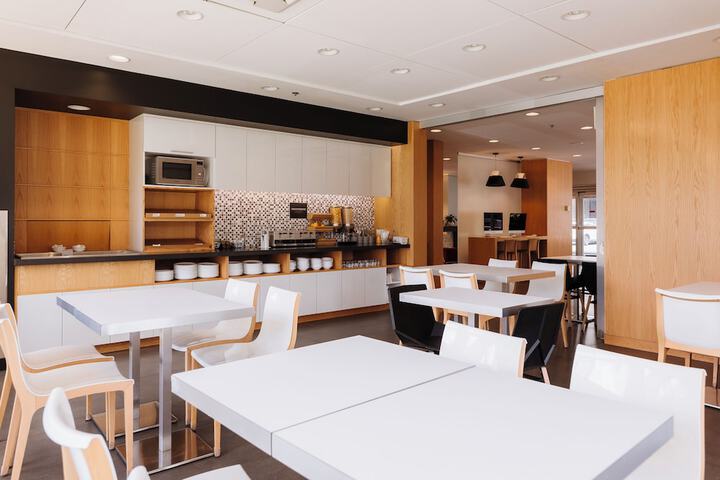 Hôtel Le Dauphin Montréal - Longueuil