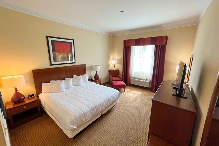 Room 7 of 16