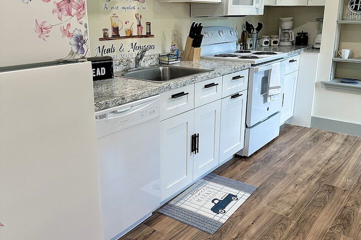 2BR Sunshine Town Condo