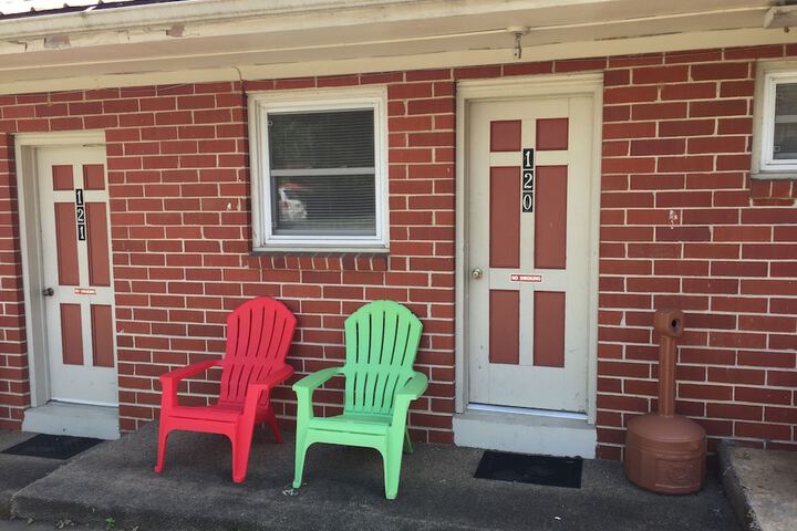 Phillips Historic Motel & Cottages