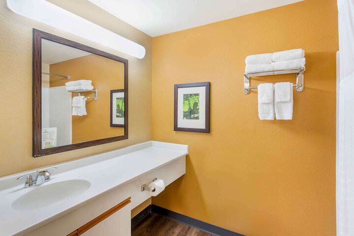 Room 17 of 41
