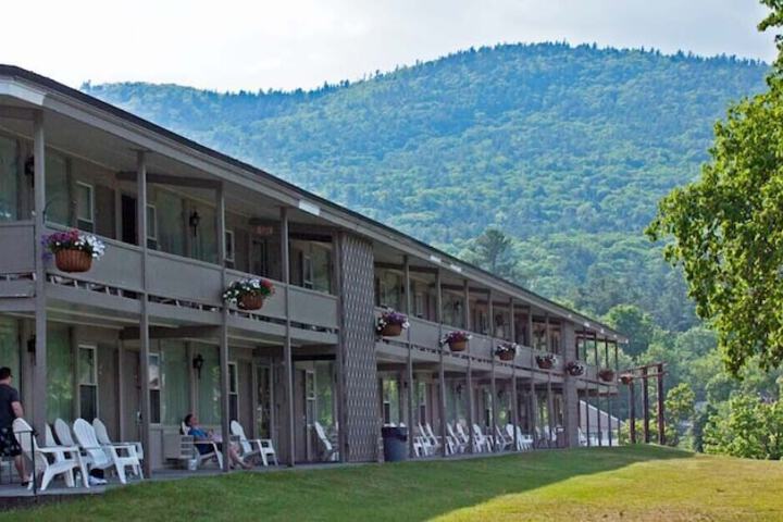 Fort William Henry Hotel and Conference Center