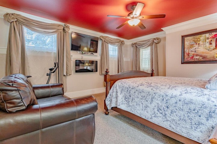 Room 19 of 32