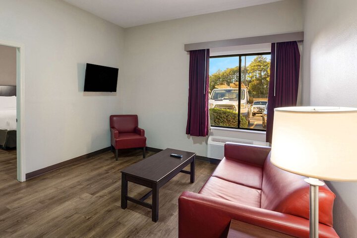 Room 21 of 28