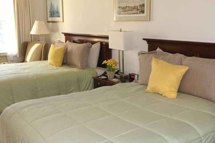 Camden Riverhouse Hotel