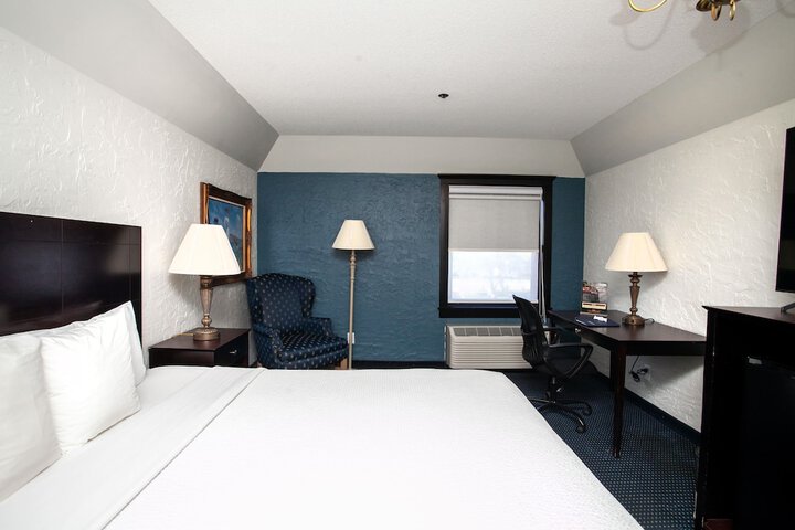 Chateau Hotel and Conference Center