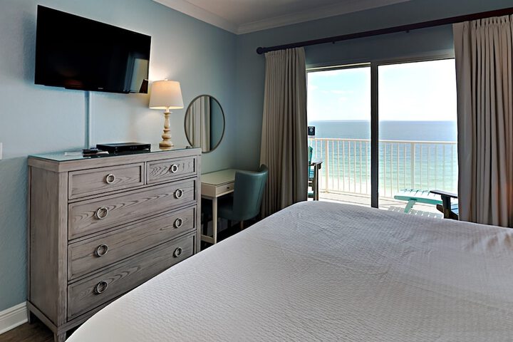 Room 28 of 65