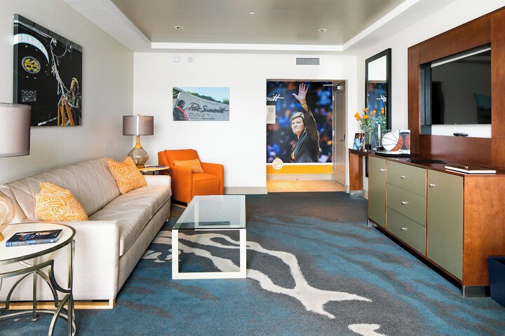 THE TENNESSEAN Hotel