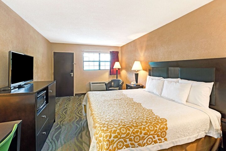 Room 14 of 14