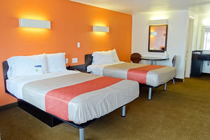 Room 15 of 30