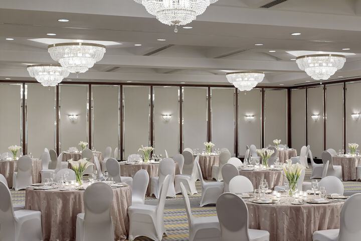 Ballroom/Hall 84 of 93