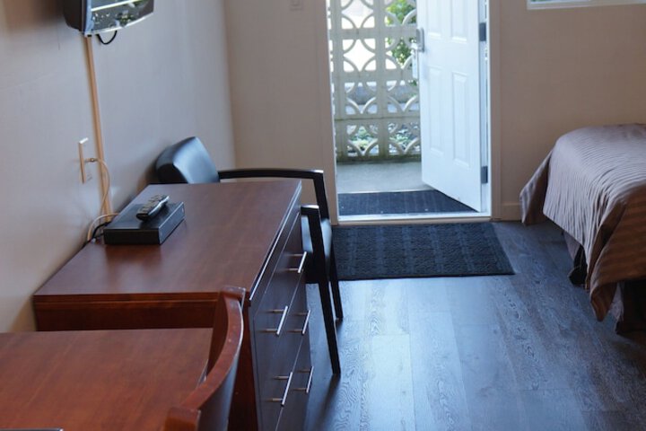 Room 15 of 40
