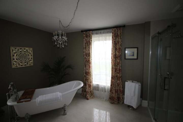Room 17 of 30
