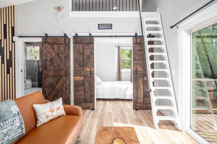 NEW Beehive Tree House Retreat