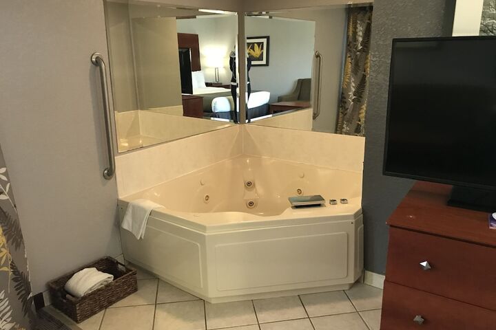 Hot Tub 69 of 70