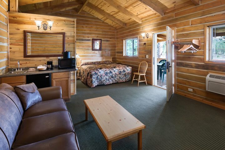 Rock Crest Lodge & Cabins