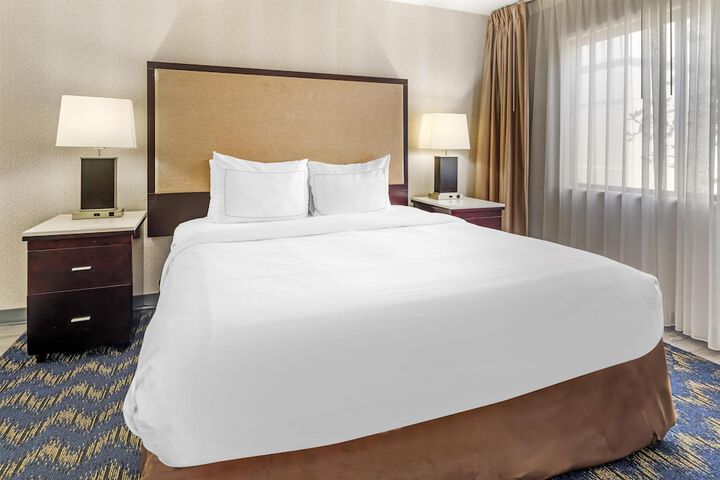 Best Western Plus Miamisburg-Dayton Suites Banquets & Hotel