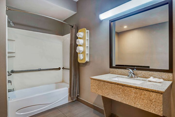 Room 20 of 25