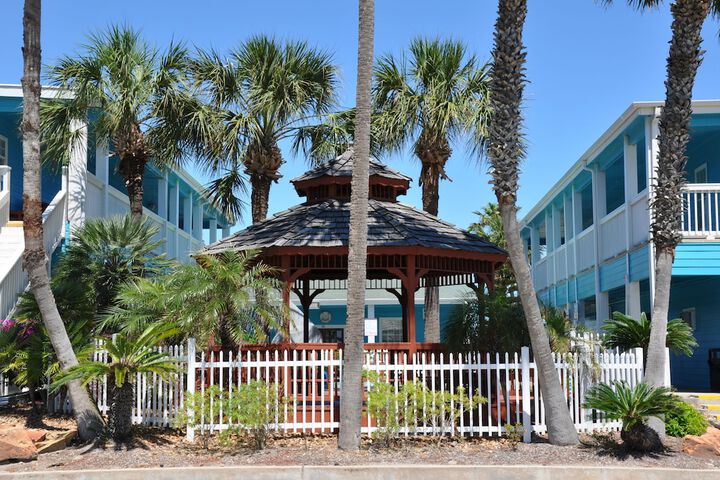 Plantation Suites & Conference Center