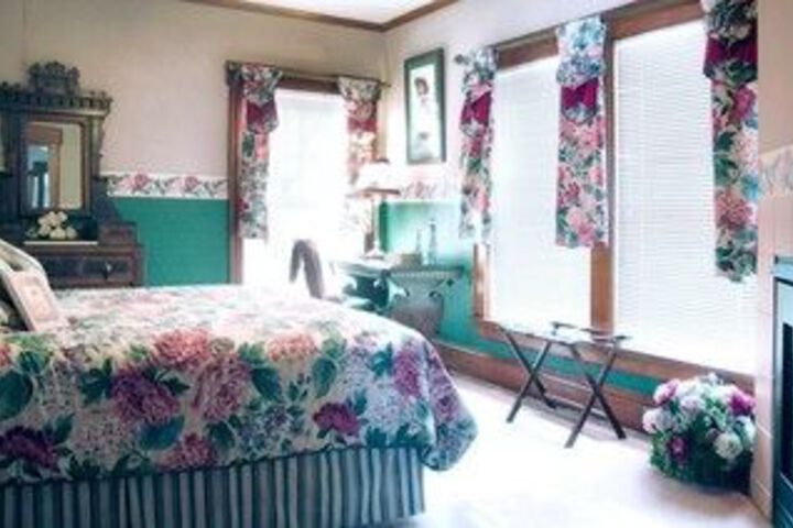 Arbor Hill Inn