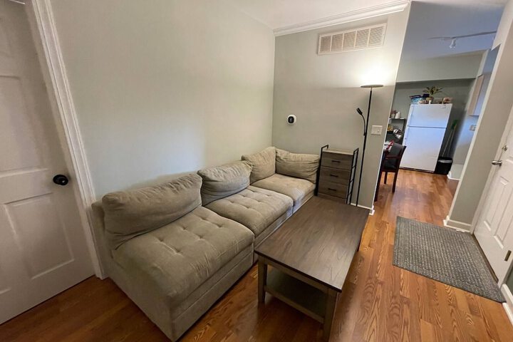 Feel Cozy at Home in Cio a Clean Bright Welcoming Private Updated Room